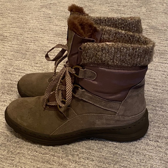 BareTraps Shoes - BareTraps Boots - Water Resident Size 7